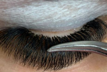 Professional eyelash extension at home