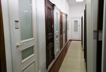 Door and laminate shop "Dveri City Bulldors". Our doors are the standard of reliability!